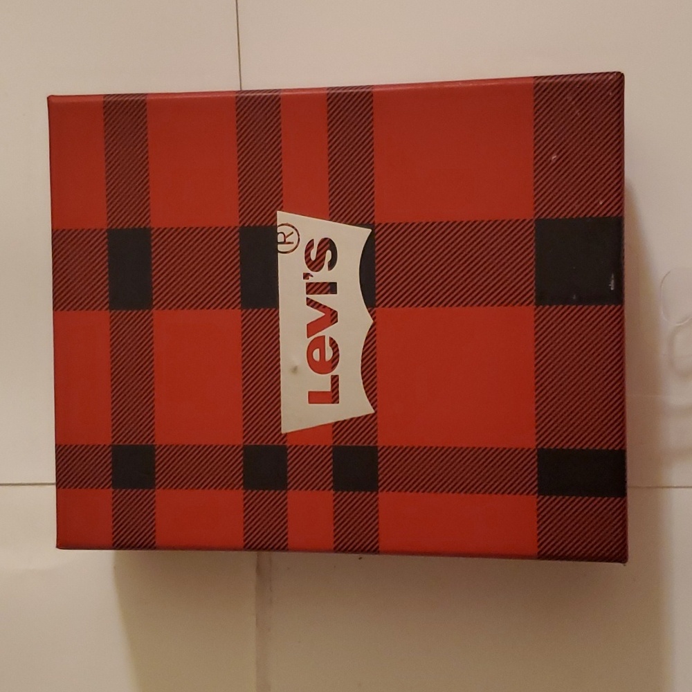 New mens real leather brown Levi's trifold wallet - Picture 7 of 7